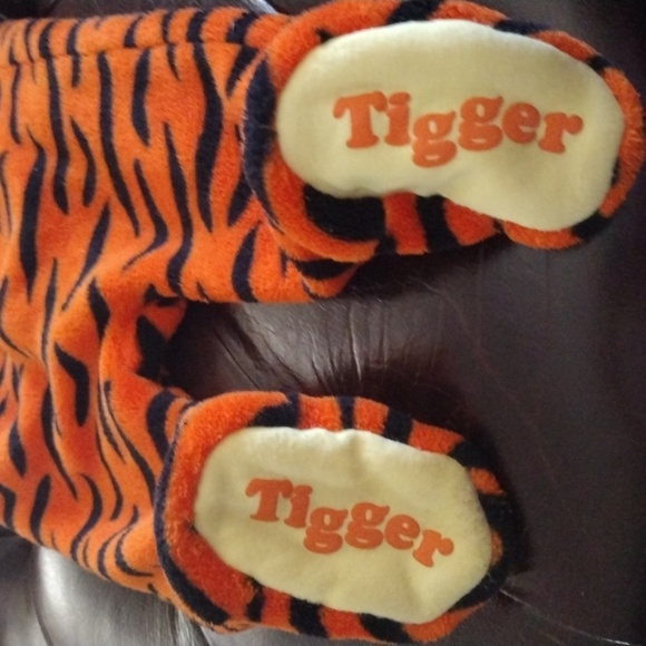 Tigger Onesie Costume 3-6-9 months - Picture 5 of 6